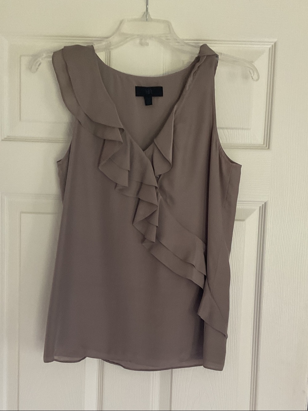 Banana Republic Taupe Ruffle V-Neck Sleeveless Camisole - Picture 1 of 1